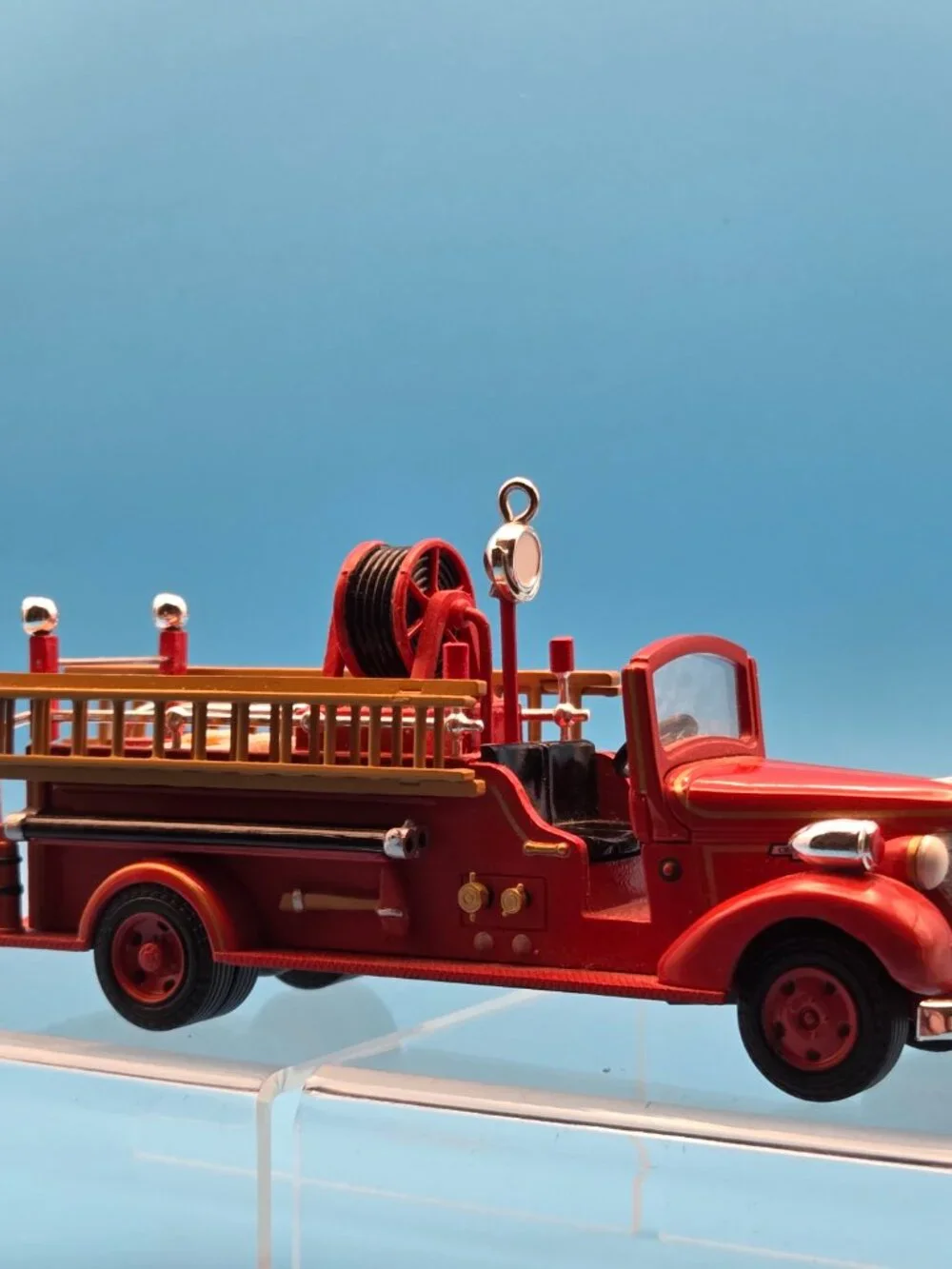 Vintage 2005 Hallmark Keepsake Ornament 1938 Chevrolet Fire Engine Like New